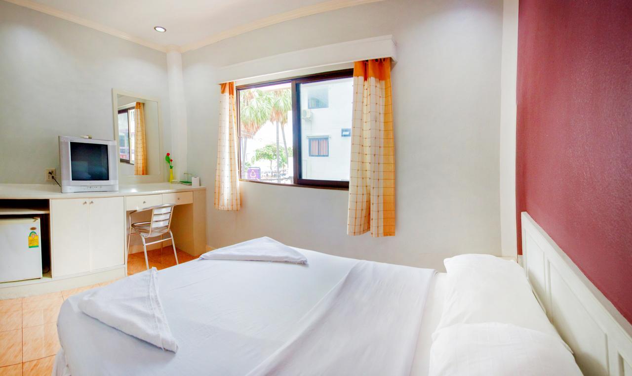 G.I Lodge Jomtien Beach Extérieur photo